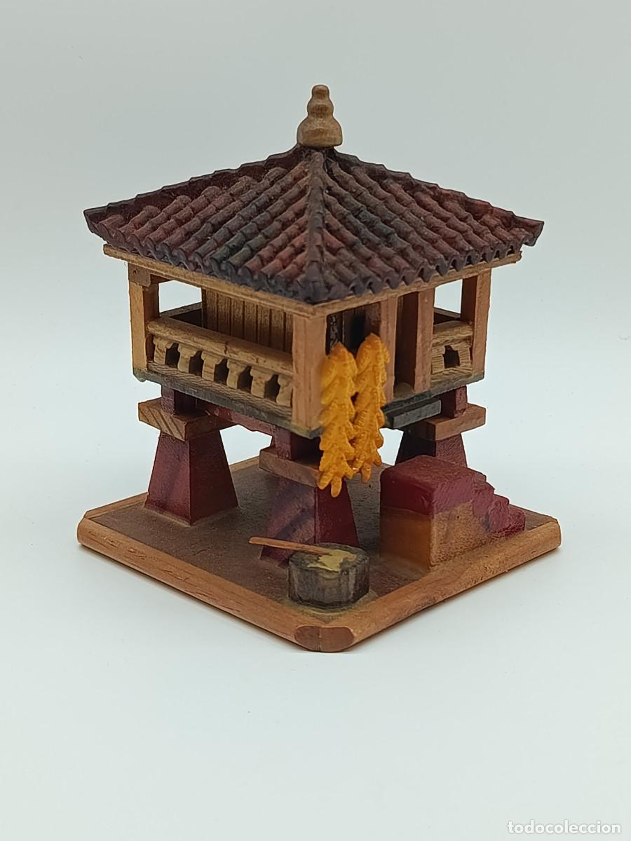 Artesan&iacute;a: HORREO ASTURIANO JOYERO. FABRICADO A MANO EN MADERA. ANGEL ARTESANIA BARCENA. CS.
