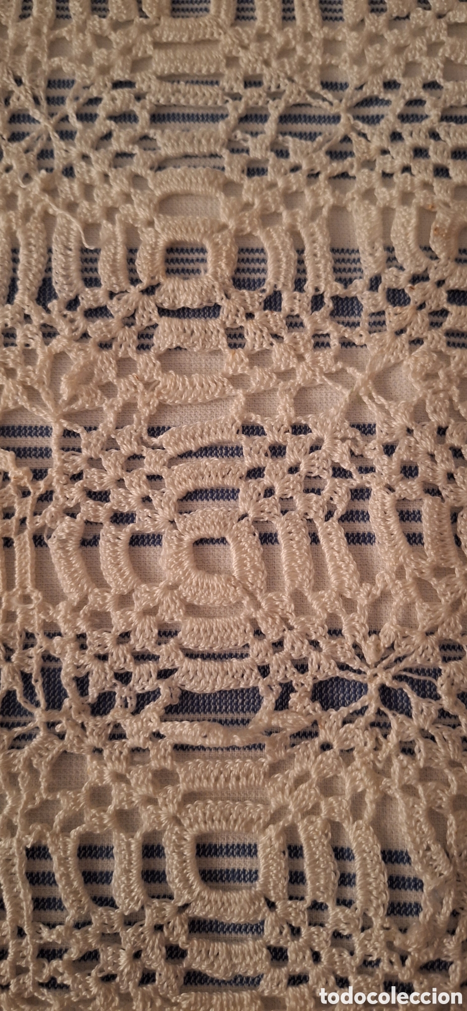 Artesan&iacute;a: Tapete de hilo, cuadrado. Handmade