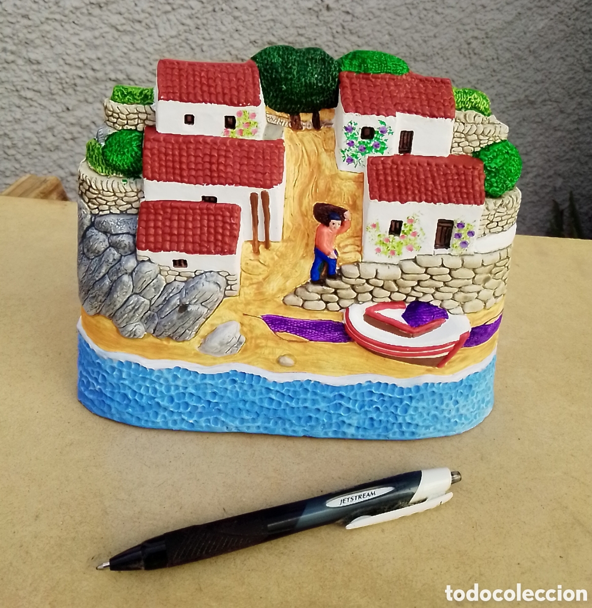 Artesan&iacute;a: Figura decorativa de barro casas