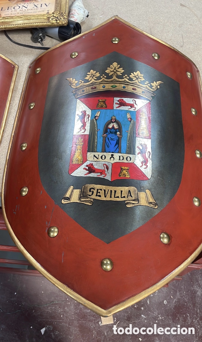 Artesan&iacute;a: Escudo metal pintado a mano SEVILLA