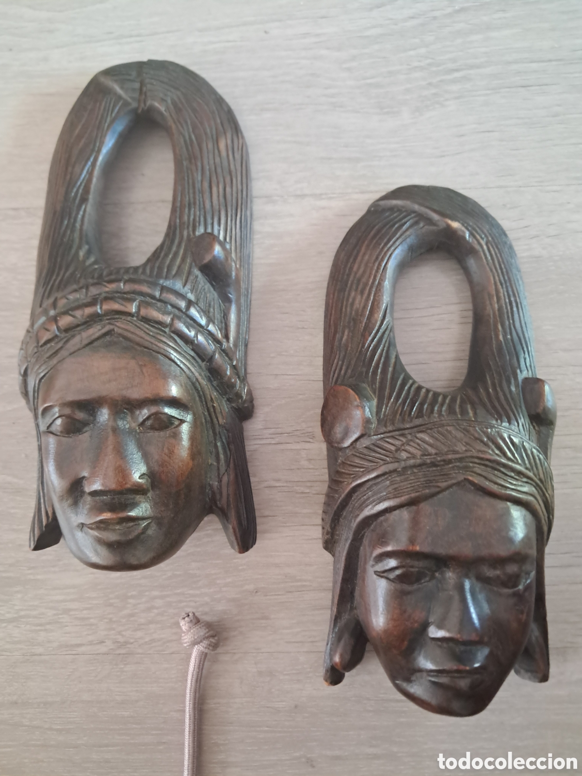 Artesan&iacute;a: Pareja de igorrotes filipinos.