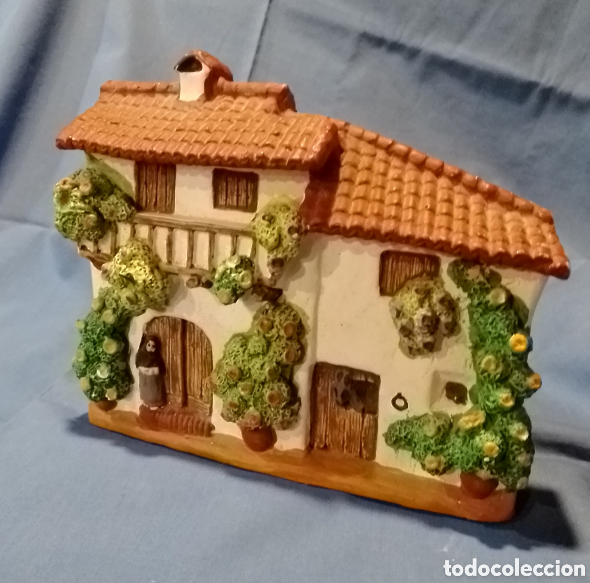 Artesan&iacute;a: Figura decorativa casa labriega