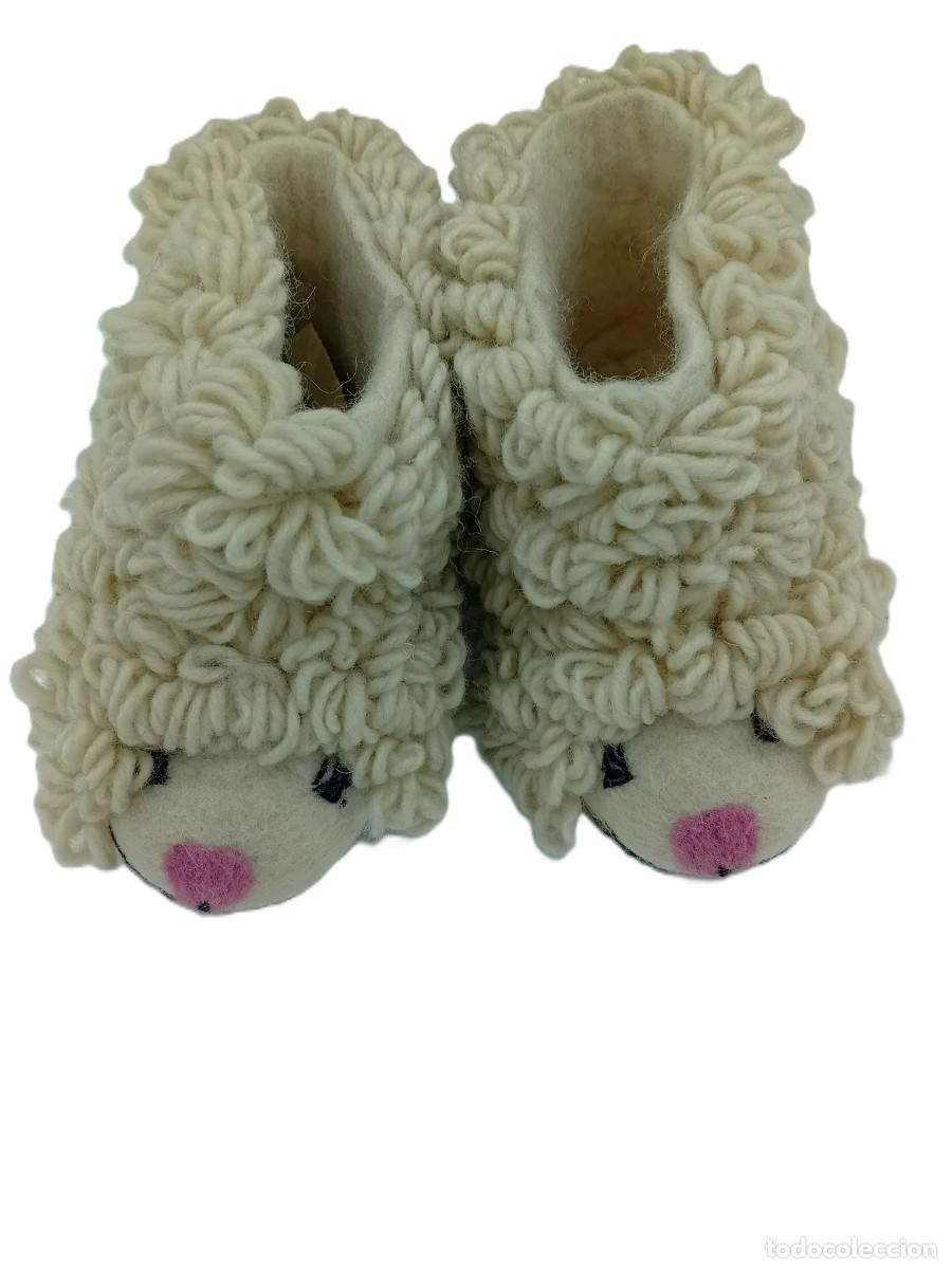 Artesan&iacute;a: Indoor Felt Slippers for Children for Winter.