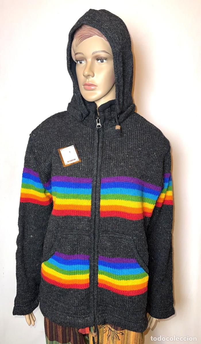 Artesan&iacute;a: New with Tag Hand Knitted Jacket - Rainbow Stripe Hippie Hoodie - Fleece Lined.