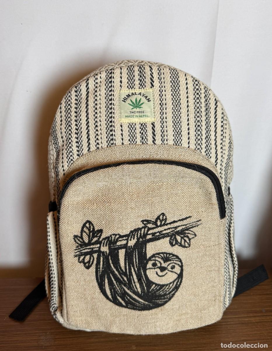 Artesan&iacute;a: Mochila Peque&ntilde;a de C&aacute;&ntilde;amo del Himalaya - Dise&ntilde;o de Oso Perezoso/ Small Himalayan Hemp Backpack
