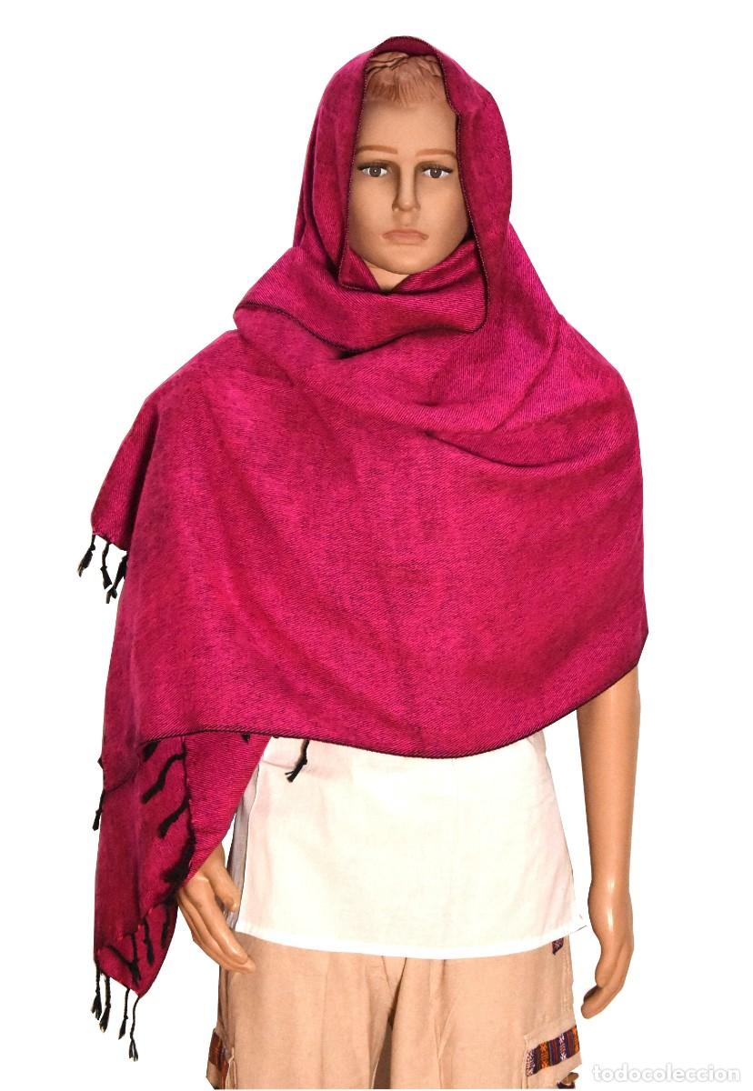 Artesan&iacute;a: Chal &Eacute;tnico de Lana de Yak Artesanal Fucsia con Flecos | Handmade Dark Pink Yak Wool Ethnic Shawl