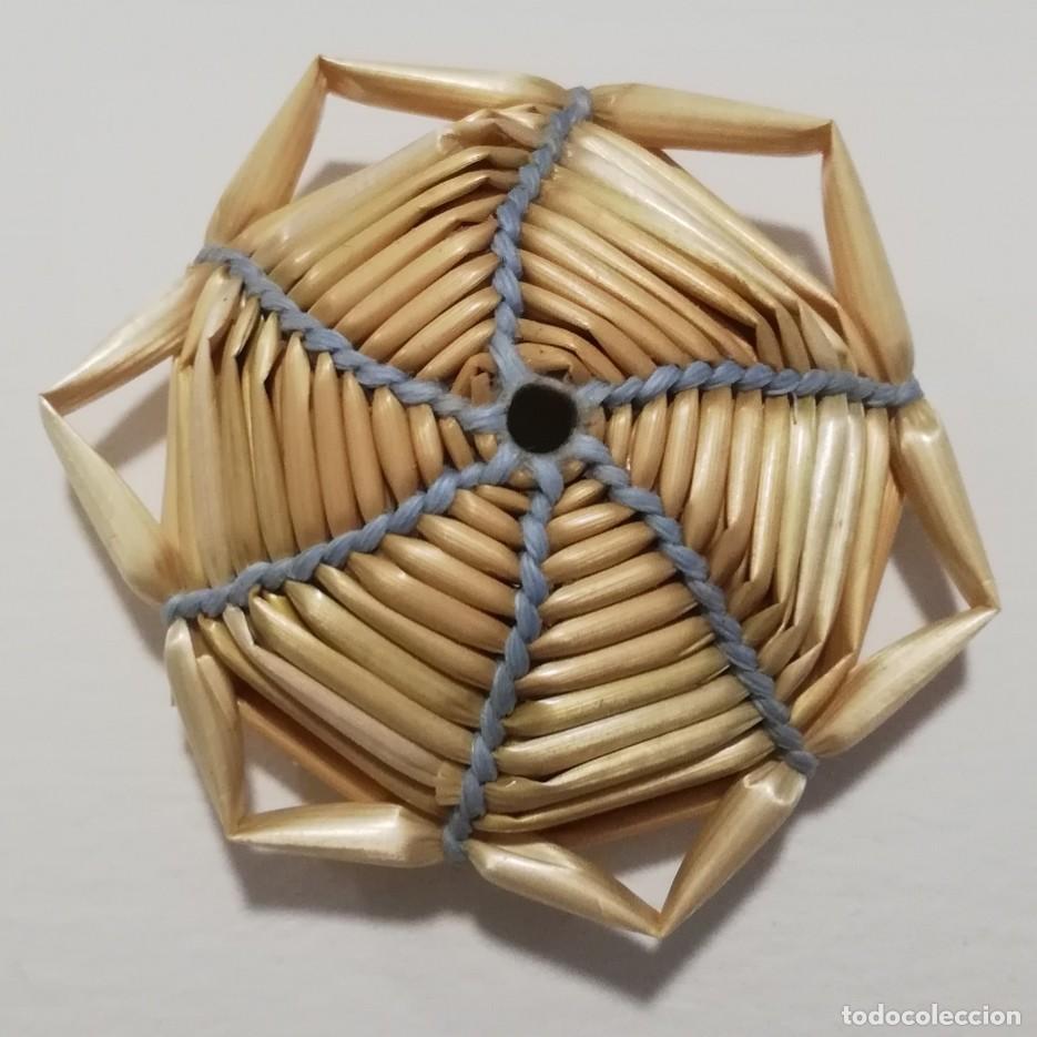 Artisanat: Je veux trouver un artisan qui souhaite apprendre &agrave; fabriquer des bourrelets. Je peux le lui montrer
