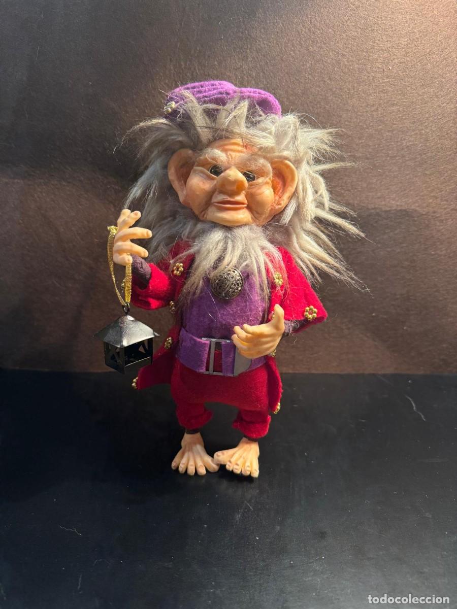 Artesan&iacute;a: Duende Troll Abuelo lector, con gafas y pi&ntilde;as