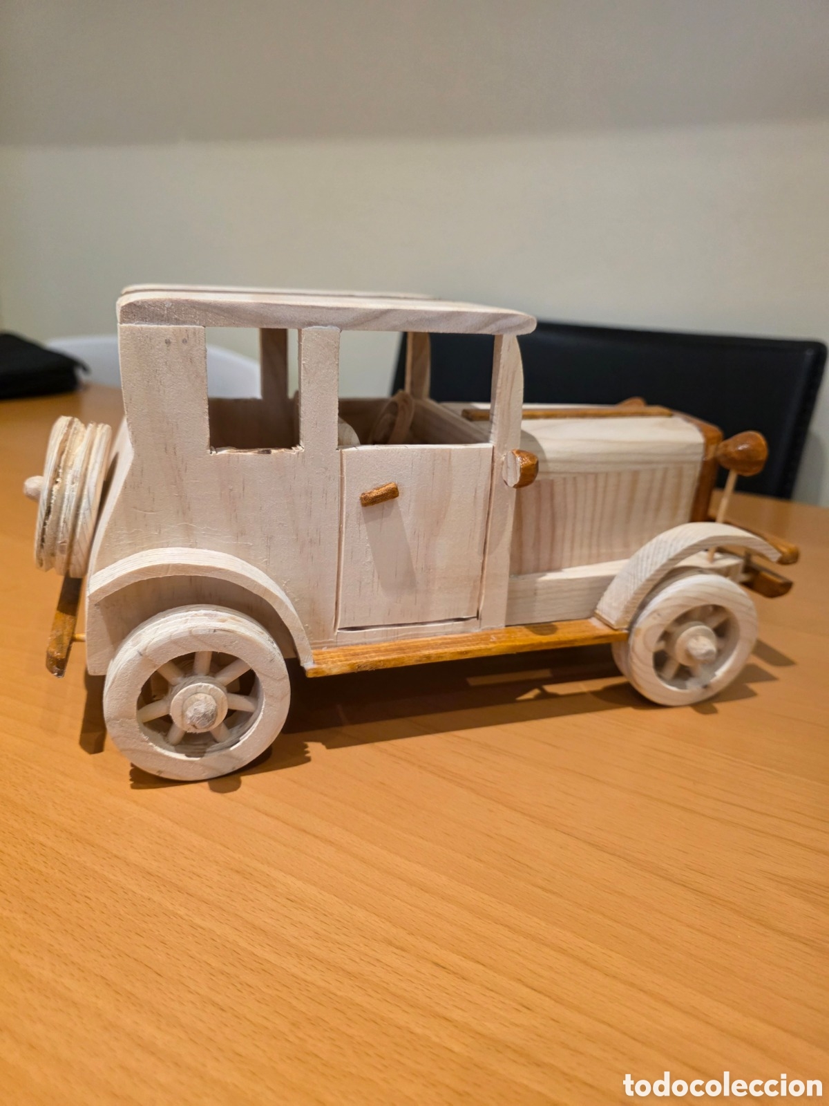 Artesan&iacute;a: Coche de madera artesanal - Foto 2