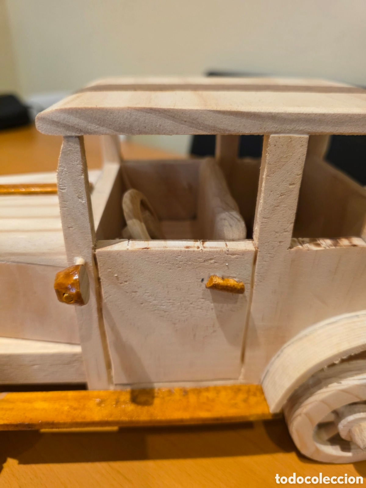 Artesan&iacute;a: Coche de madera artesanal - Foto 5