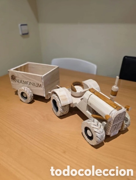 Artesan&iacute;a: Tractor con remolque artesanal de madera - Foto 1