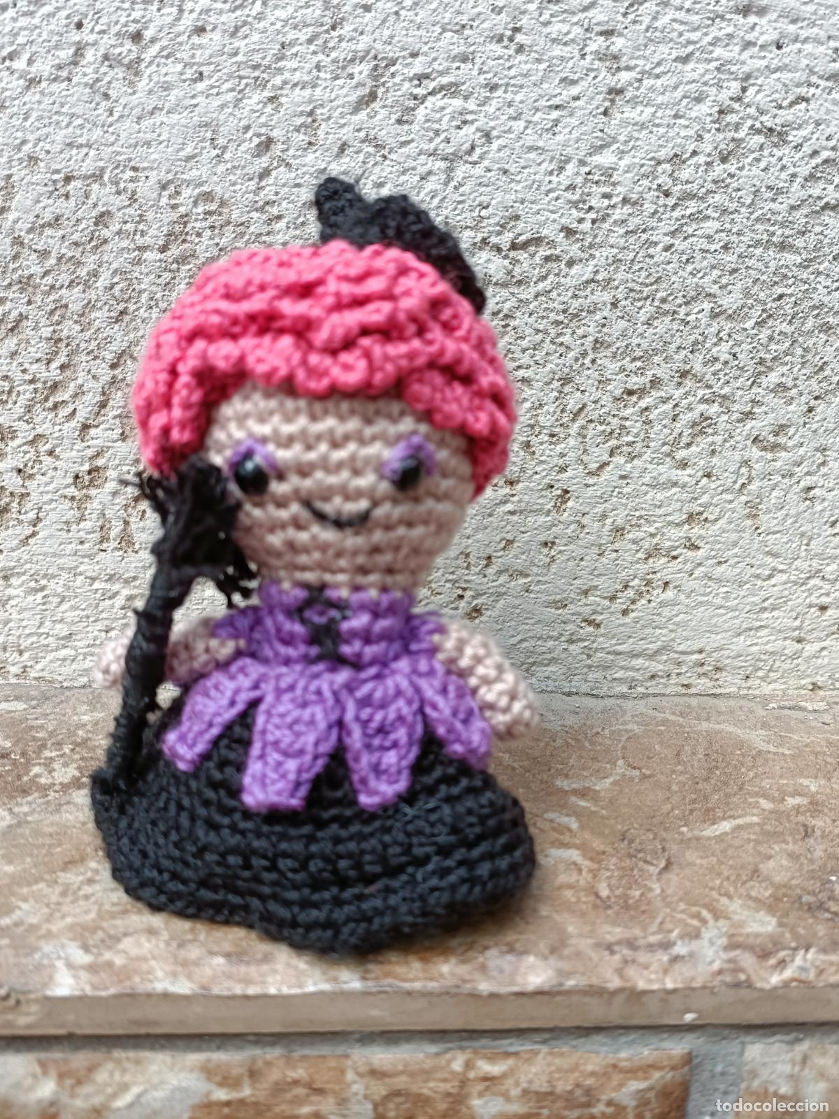 Artesan&iacute;a: BRUJA DE CROCHET, GANCHILLO, AMIGURUMI. HECHO A MANO