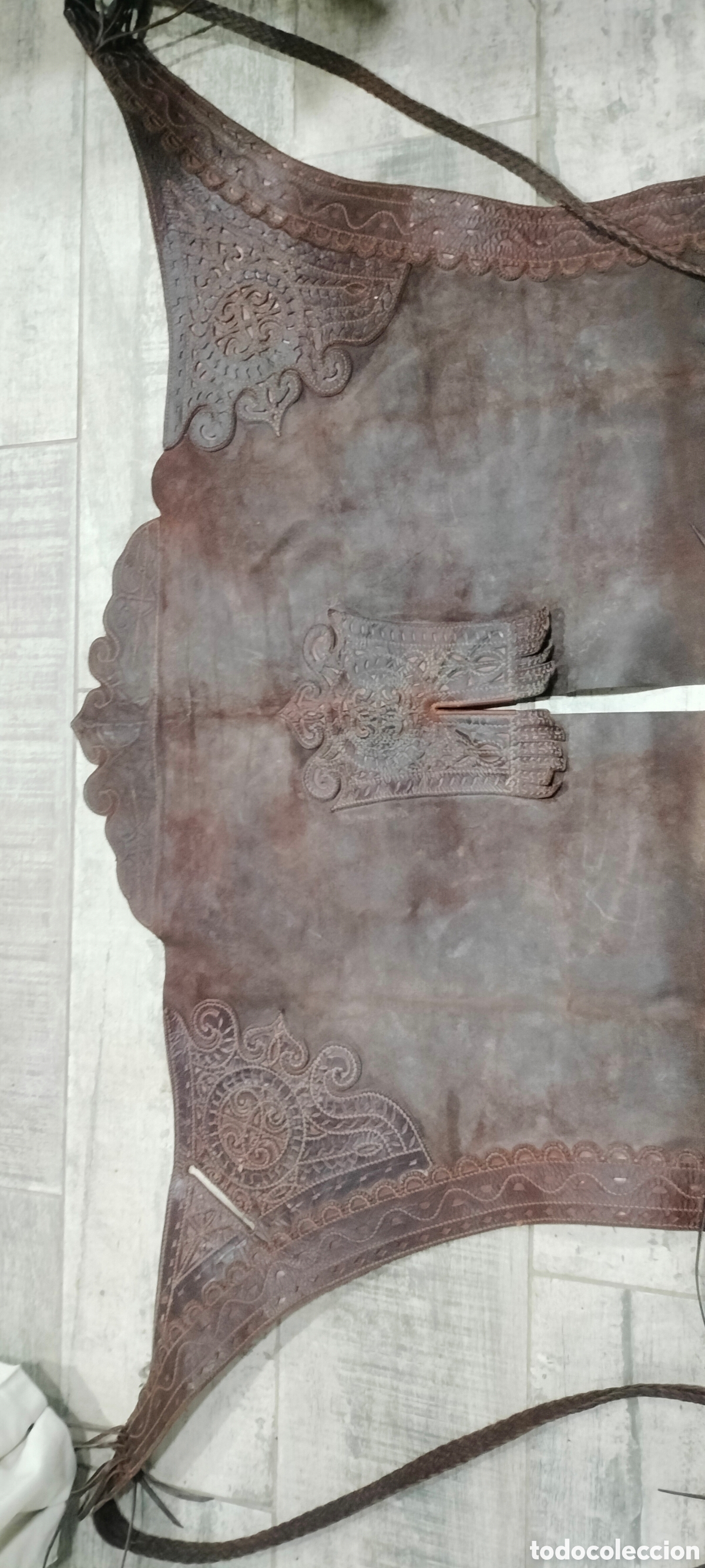Artesan&iacute;a: Zahones de cuero ZOREDA