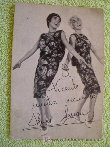 Aut&oacute;grafos antiguos de cantantes y m&uacute;sicos: Autografo de las HERMANAS SERRANO - Foto 1