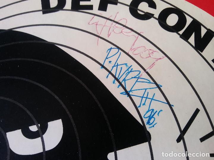 Aut&oacute;grafos antiguos de cantantes y m&uacute;sicos: Def Con Dos Ultramemia - Foto 2