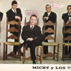 Autógrafos Antiguos de Cantantes y Músicos: POSTAL ORIGINAL MICKEY Y LOS TONYS CON AUTÓGRAFO EN EL REVERSO.. Lote 378908959