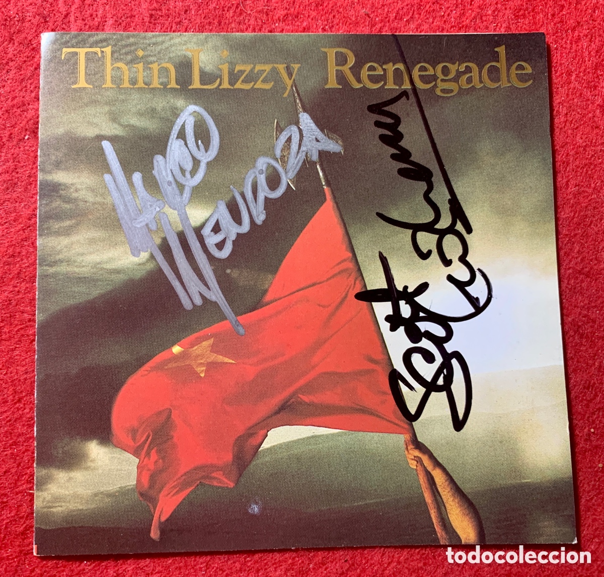 Aut&oacute;grafos antiguos de cantantes y m&uacute;sicos: Thin Lizzy- Firmado Cd Renegade - Foto 7
