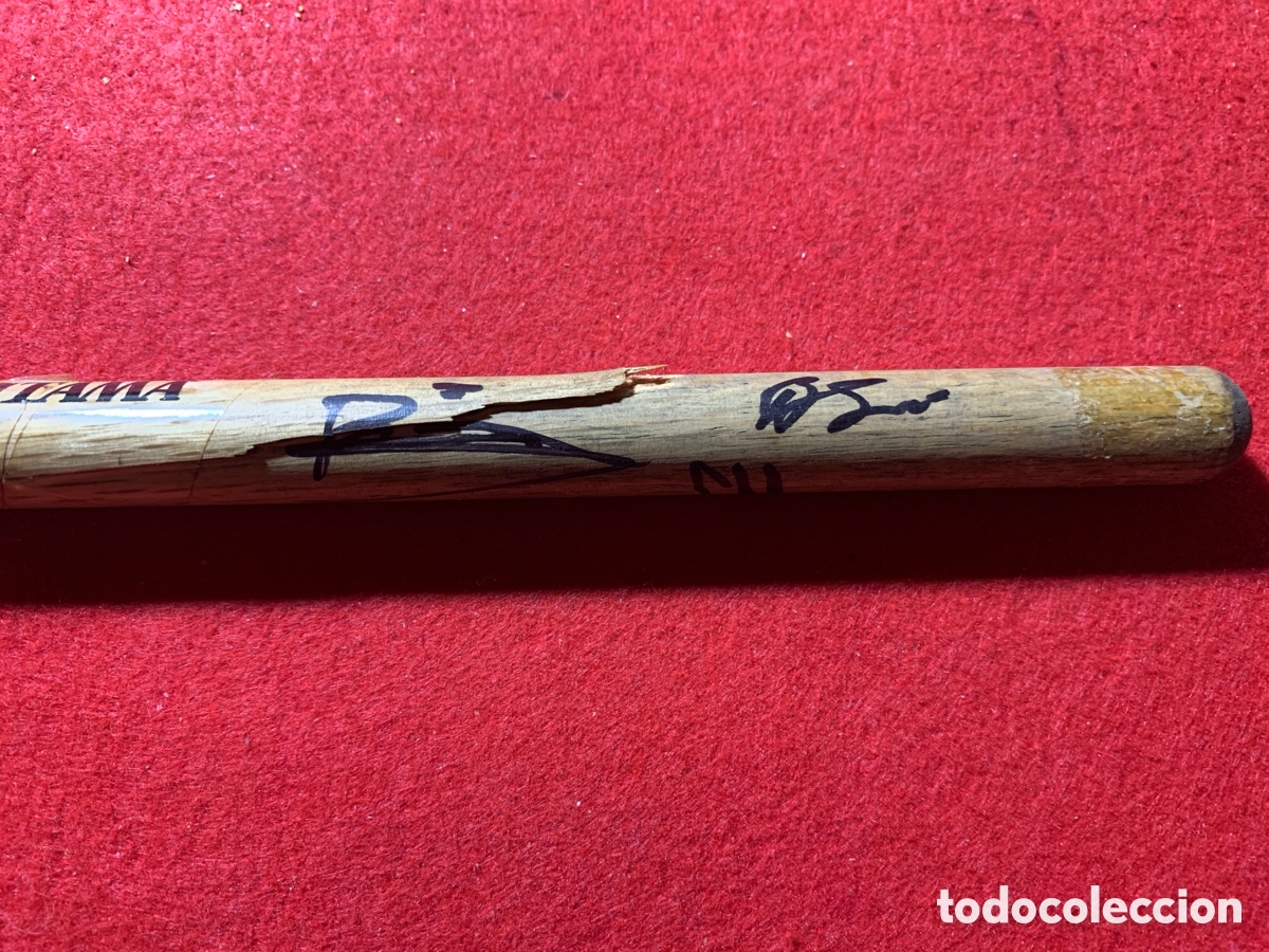 Aut&oacute;grafos antiguos de cantantes y m&uacute;sicos: Soilwork-Baqueta Firmada y Usada en 2008 - Foto 4