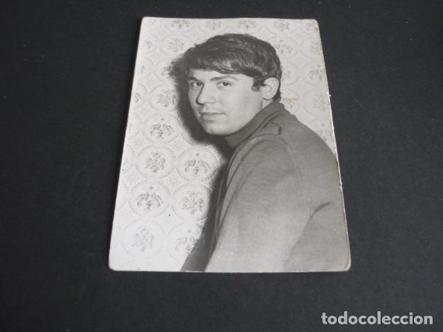 Autogramme von Musikern: RAPHAEL CANTANTE ANTIGUA FOTOGRAFIA CON FIRMA AUTOGRAFA 8,5 X 12,5 CM