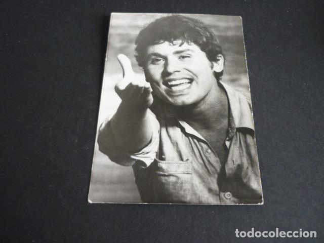 Autogramme von Musikern: RAPHAEL CANTANTE ANTIGUA FOTOGRAFIA CON FIRMA AUTOGRAFA 8,5 X 12,5 CM