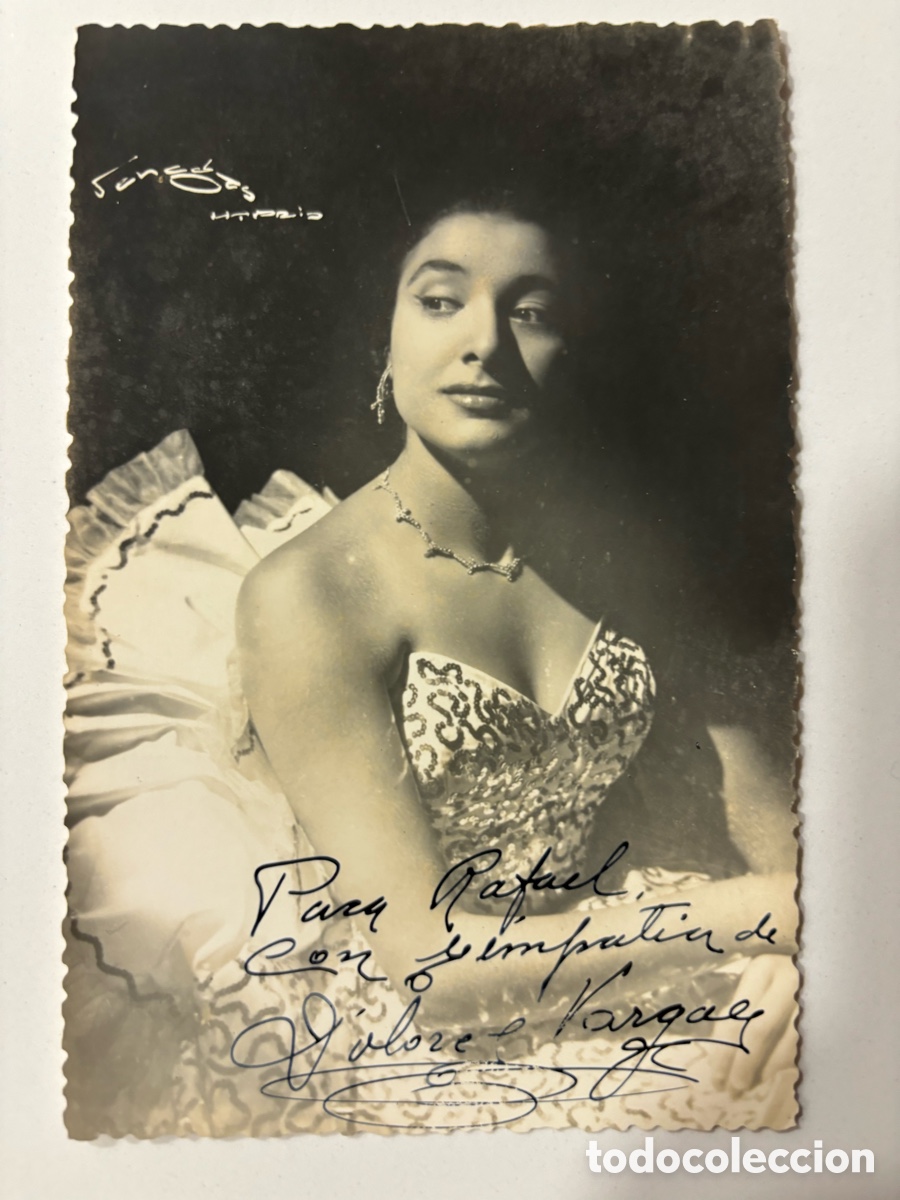 Aut&oacute;grafos Antiguos de Cantantes y M&uacute;sicos: Foto original con aut&oacute;grafo de Dolores Vargas la terremoto M