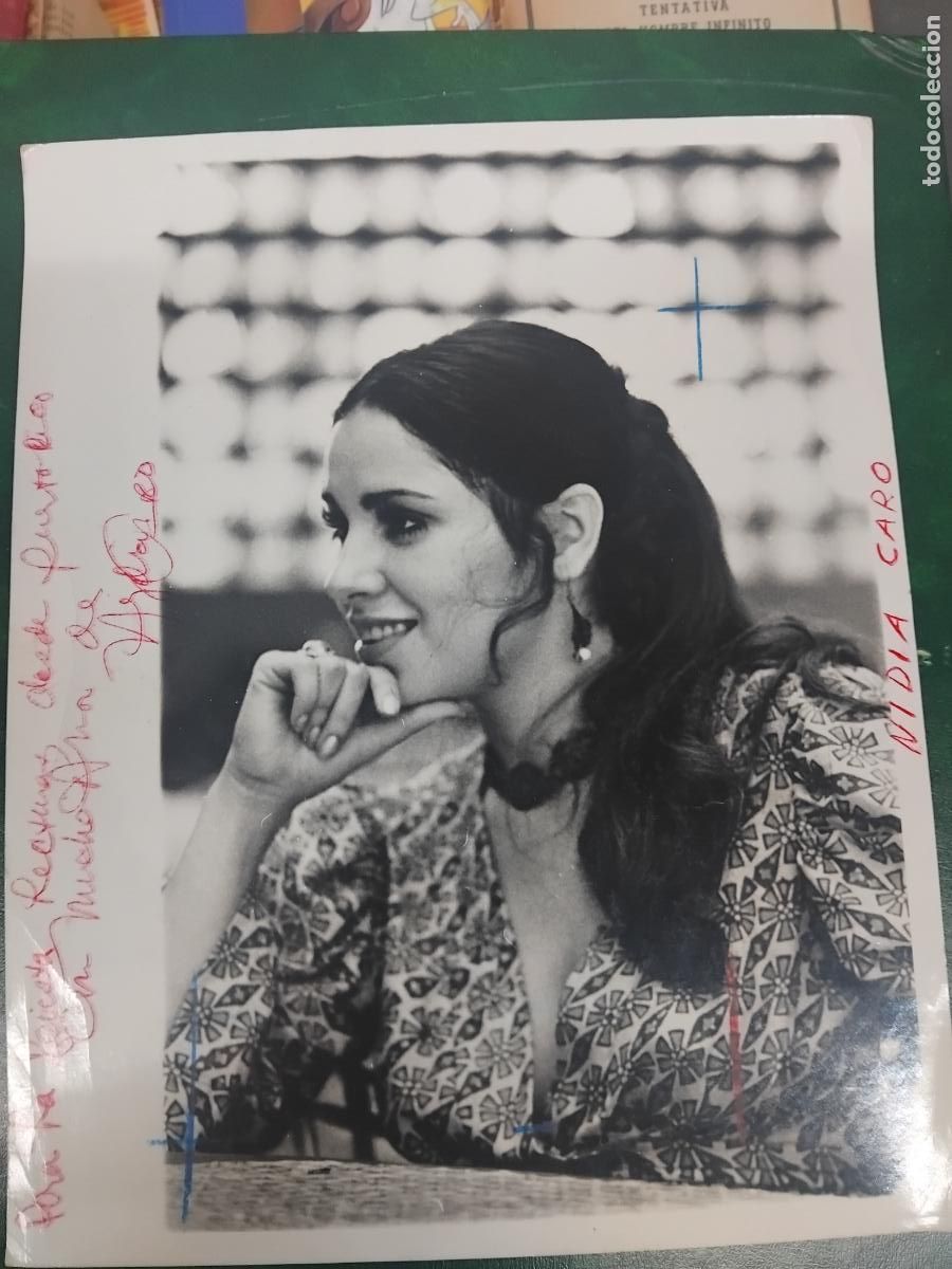 Aut&oacute;grafos Antiguos de Cantantes y M&uacute;sicos: FOTO FIRMADA Y DEDICADA DE NYDIA CARO. 20 X 25. CM