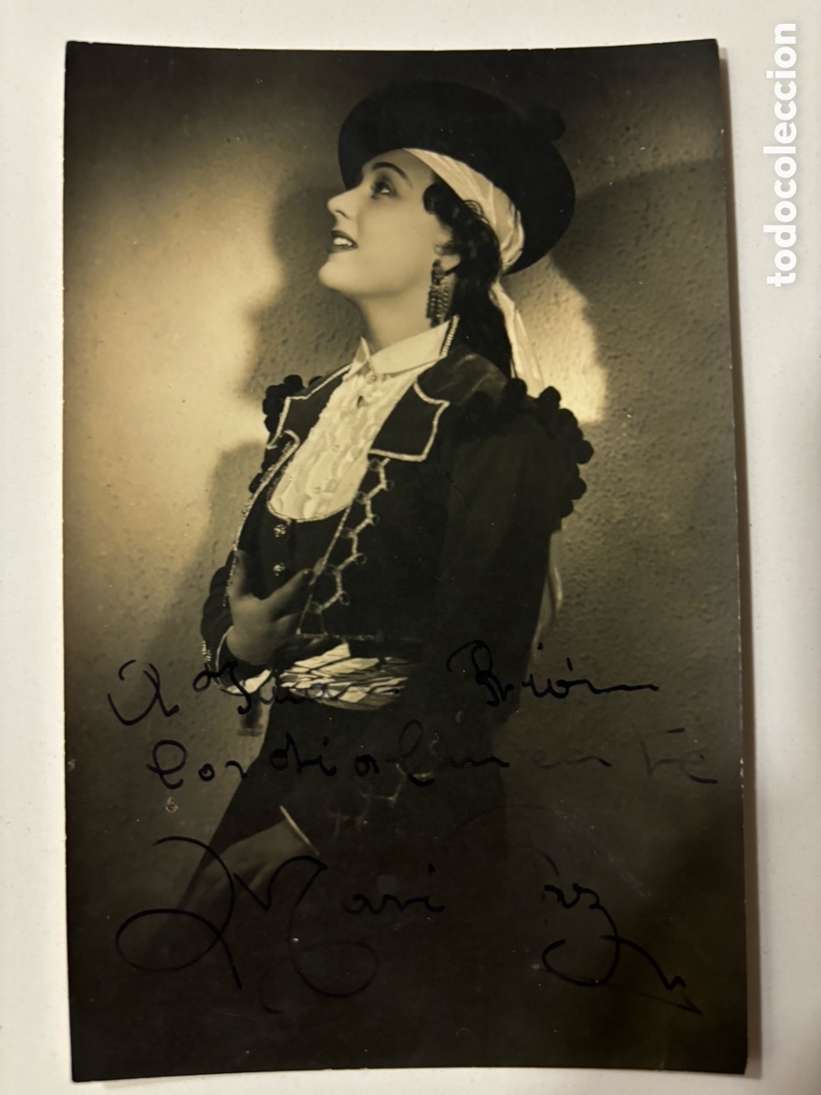 Aut&oacute;grafos Antiguos de Cantantes y M&uacute;sicos: Foto original con aut&oacute;grafo de la bailarina Mari Paz foto Gabar Madrid