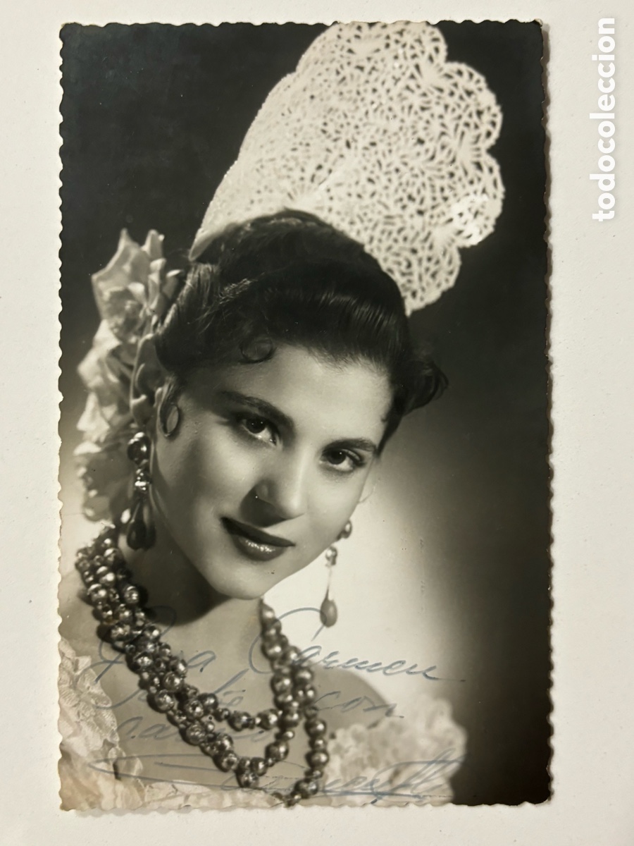 Aut&oacute;grafos Antiguos de Cantantes y M&uacute;sicos: Foto original con aut&oacute;grafo y dedicatoria de Carmen Flores foto Rom&aacute;n Barcelona M