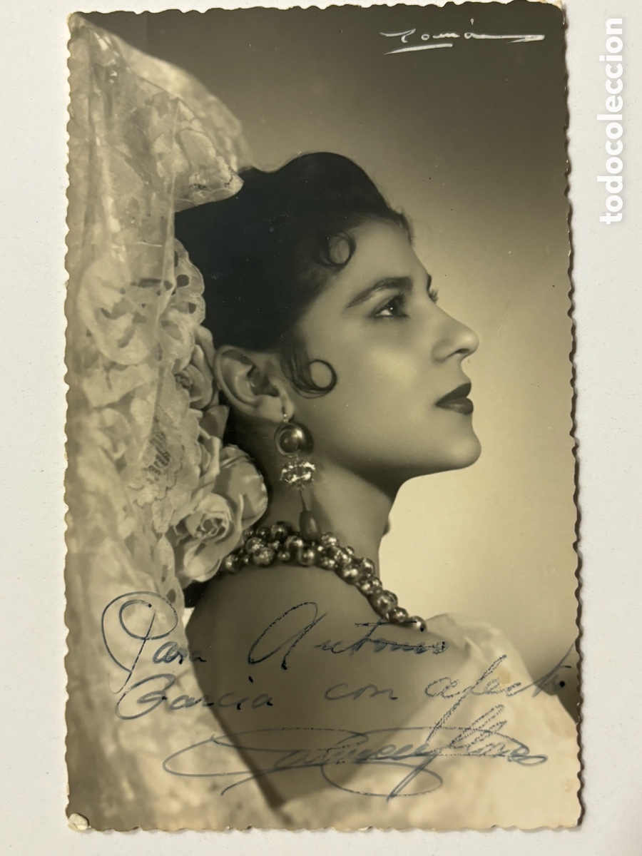 Aut&oacute;grafos Antiguos de Cantantes y M&uacute;sicos: Foto original con aut&oacute;grafo y dedicatoria de Carmen Flores foto Rom&aacute;n Barcelona M
