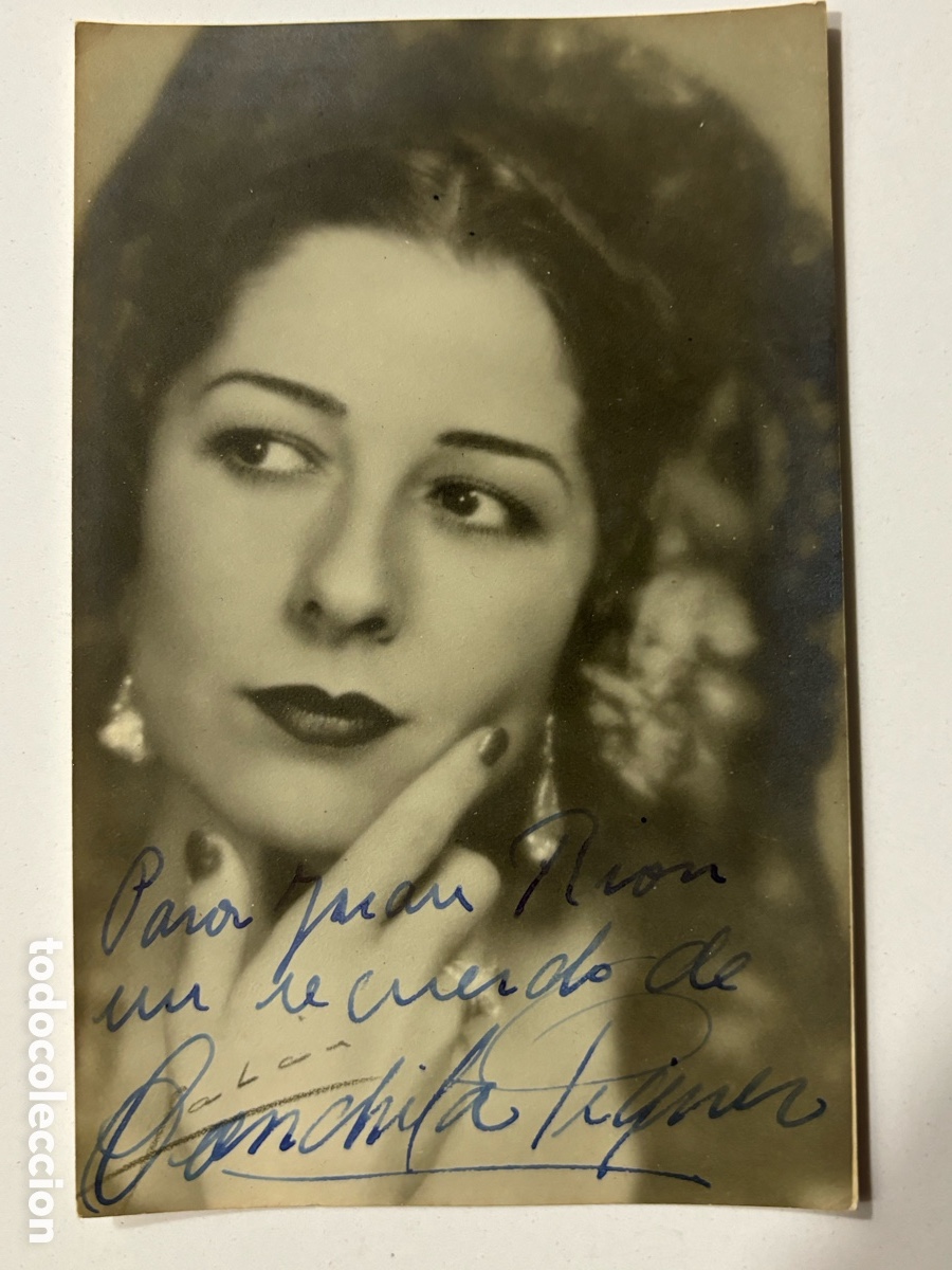 Aut&oacute;grafos Antiguos de Cantantes y M&uacute;sicos: Foto original con aut&oacute;grafo de concha Piquer M