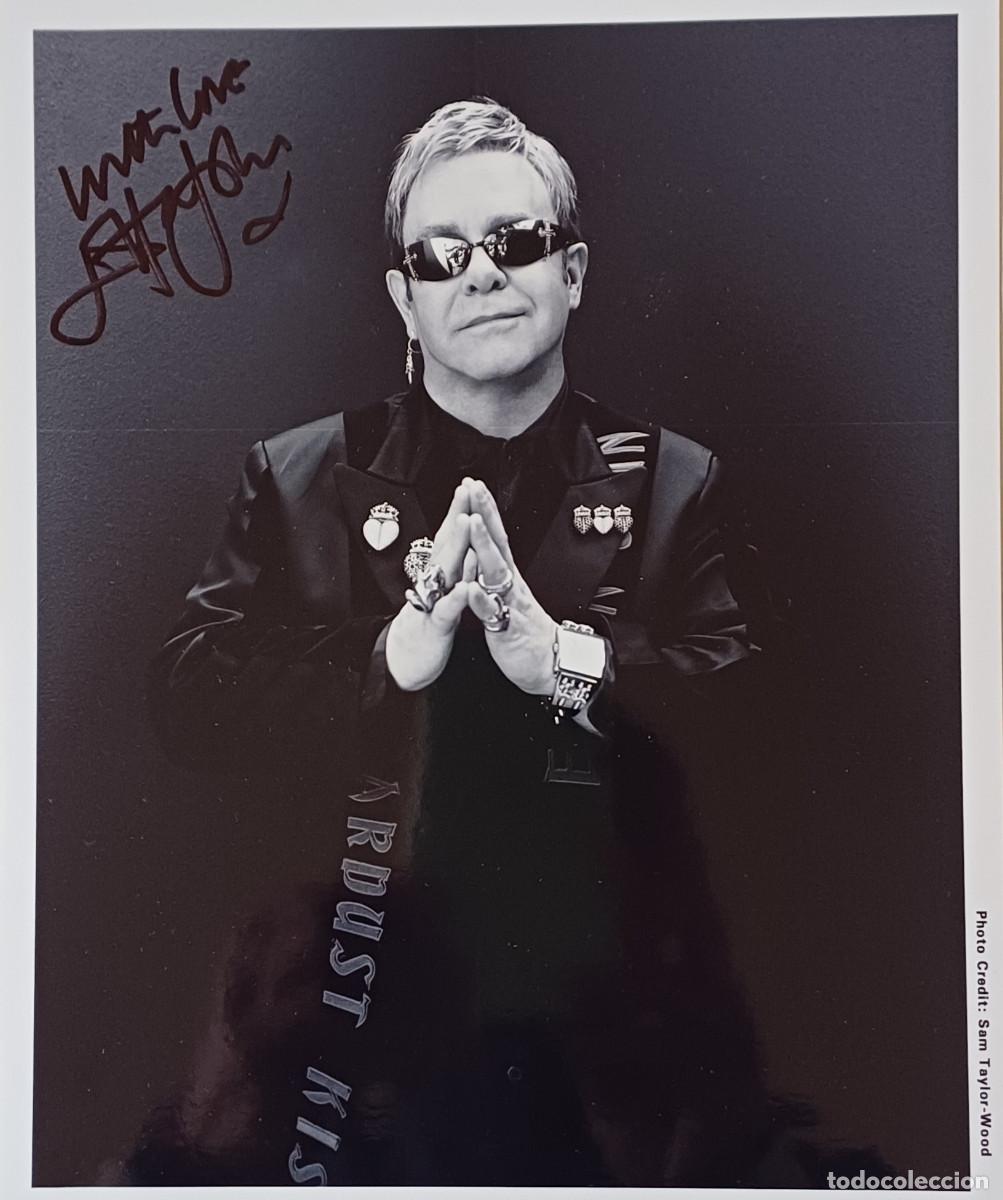 Aut&oacute;grafos Antiguos de Cantantes y M&uacute;sicos: FOTOGRAFIA Y AUTOGRAFO ORIGINAL DEL CANTANTE Y PIANISTA BRIT&Aacute;NICO, ELTON JOHN ( A&Ntilde;O 2023 )