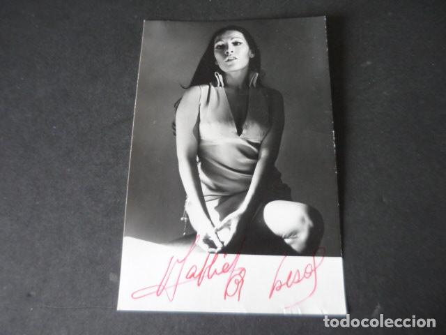 Aut&oacute;grafos Antiguos de Cantantes y M&uacute;sicos: MASSIEL CANTANTE ANTIGUA FOTOGRAFIA CON FIRMA AUTOGRAFA 9 X 14 CM