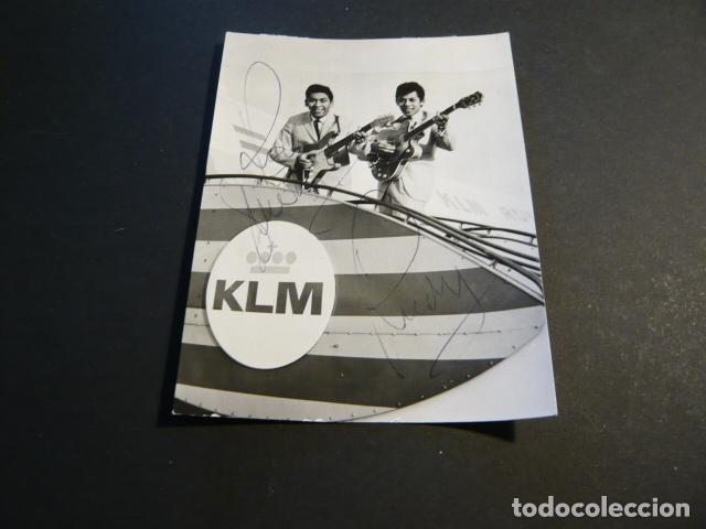 Autografi di Musica : LOS BLUE DIAMONDS CONJUNTO MUSICAL ANTIGUA FOTOGRAFIA ORIGINAL 9 X 12 CM CON FIRMA AUTOGRAFA
