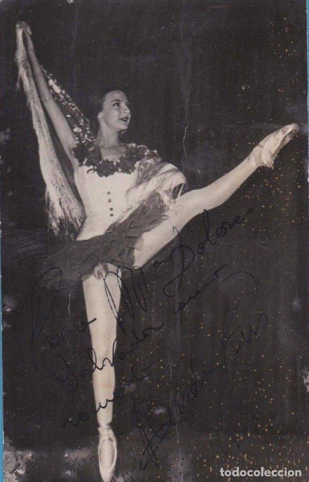 Aut&oacute;grafos Antiguos de Cantantes y M&uacute;sicos: AURORA PONS. FOTOGRAF&Iacute;A CON AUT&Oacute;GRAFO DE LA FAMOSA BAILARINA. 1957. BALLET