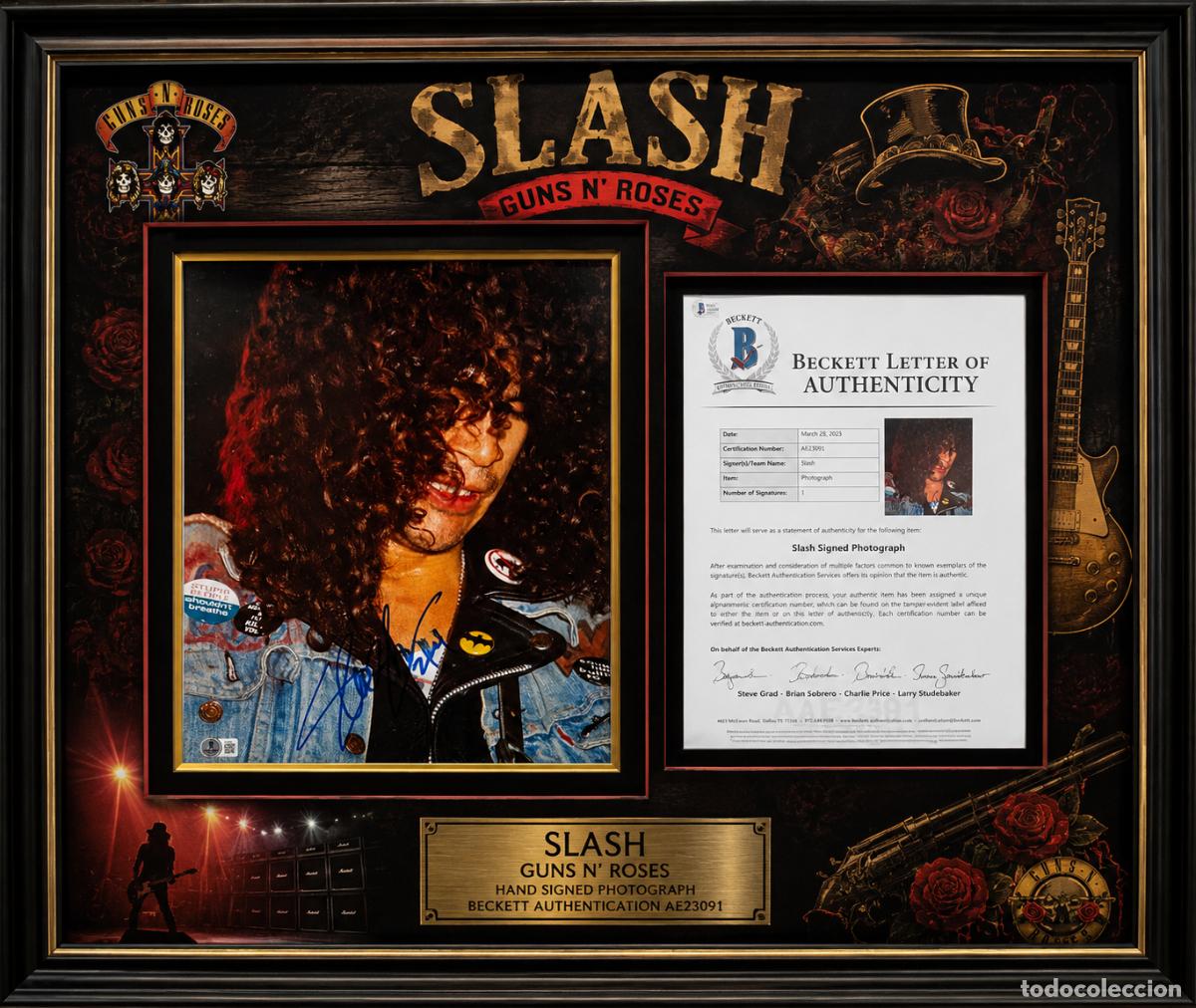 Aut&oacute;grafos de M&uacute;sica: Guns N&rsquo; Roses: Slash &ndash; Signed 15&rdquo; x 12&rdquo; Photograph (Beckett Authenticated)