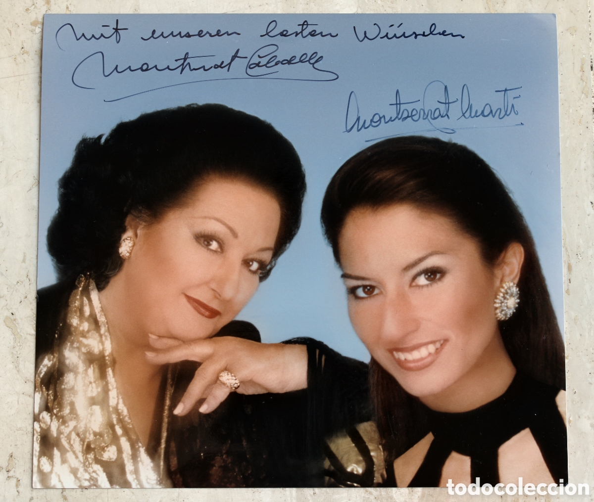Music Autographs: Firmada a Mano por Montserrat Caball&eacute; y Montserrat Mart&iacute;