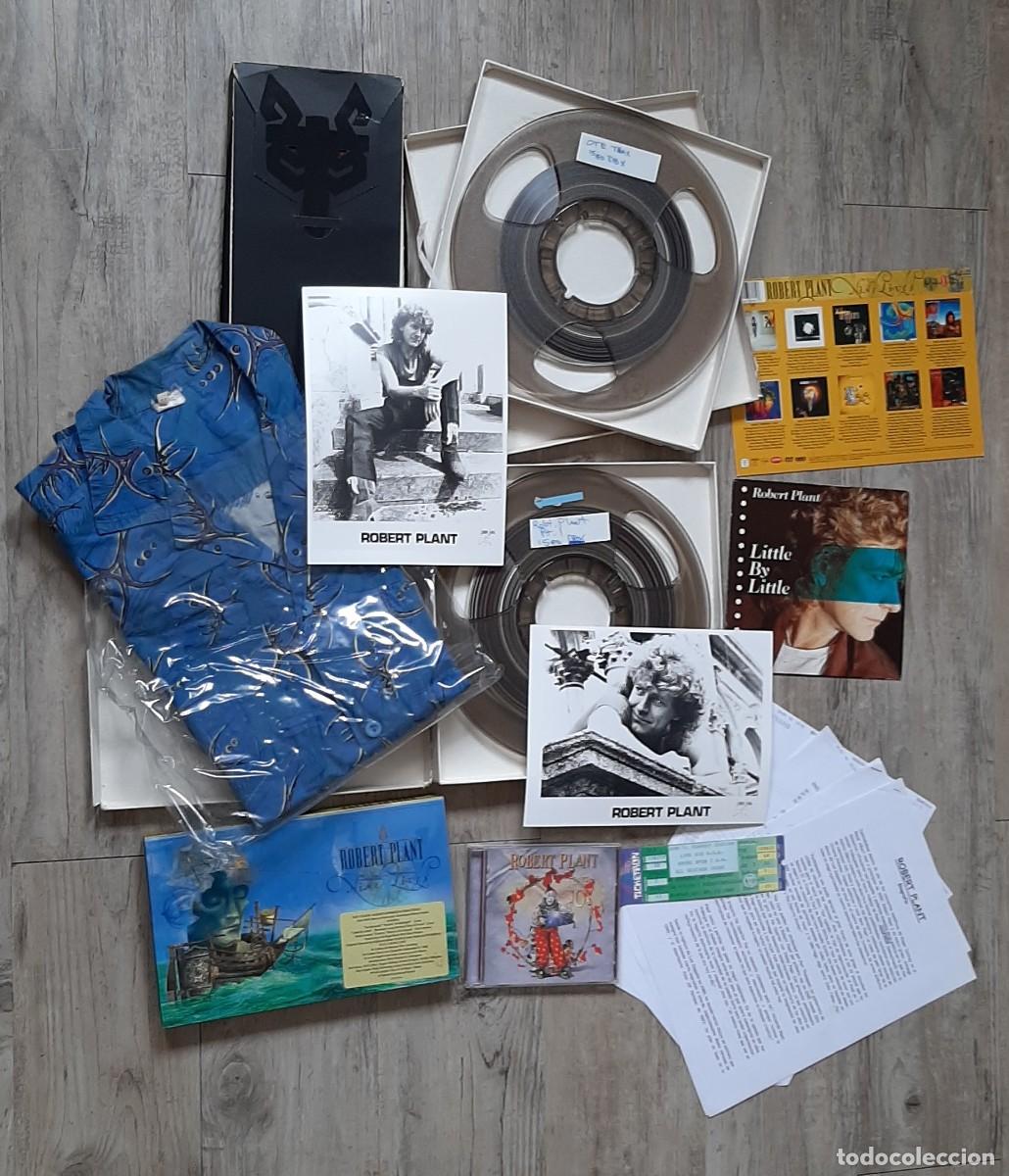 Autografi di Musica : ROBERT PLANT (LED ZEPPELIN) &ndash; FIRMADO(*) / BOBINA / BOX SET / CAMISA... &ndash; COLLECTOR&rsquo;S PACK