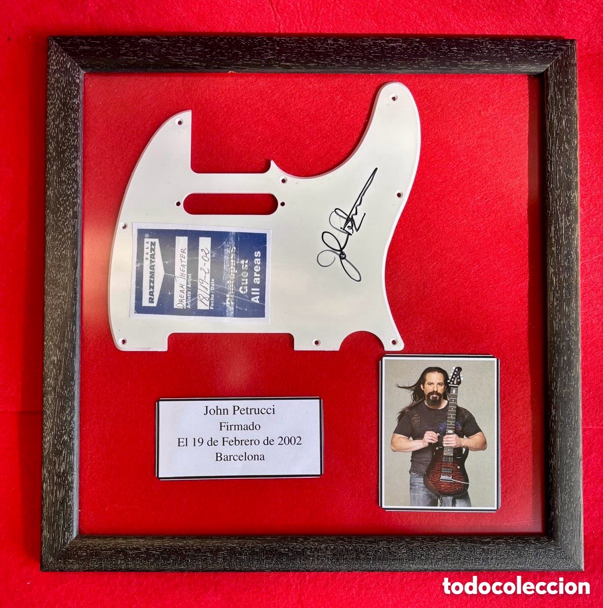 Aut&oacute;grafos antiguos de cantantes y m&uacute;sicos: John Petrucci-Firmado Golpeador de Guitarra en 2002