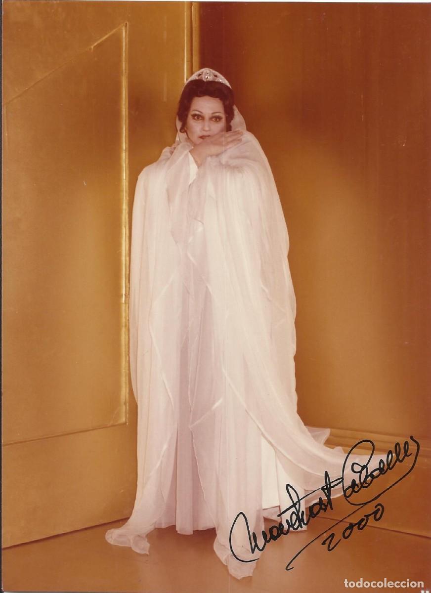 Aut&oacute;grafos antiguos de cantantes y m&uacute;sicos: Montserrat Caball&eacute;. Fotograf&iacute;a firmada. 2000. Diva. &Oacute;pera. Cantante. 17,5x12,5 cm.