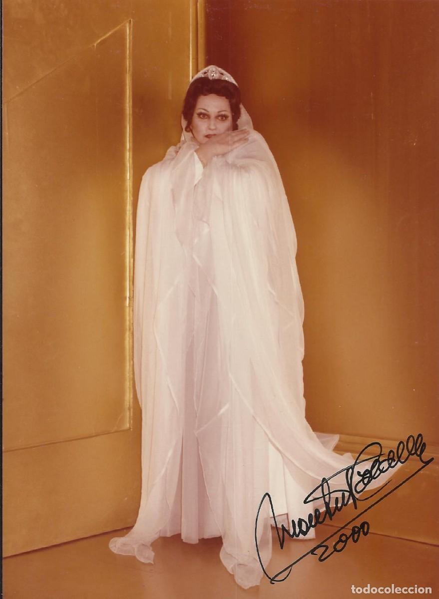 Aut&oacute;grafos antiguos de cantantes y m&uacute;sicos: Montserrat Caball&eacute;. Fotograf&iacute;a firmada. 2000. Diva. &Oacute;pera. Cantante. 17,5x12,5 cm.