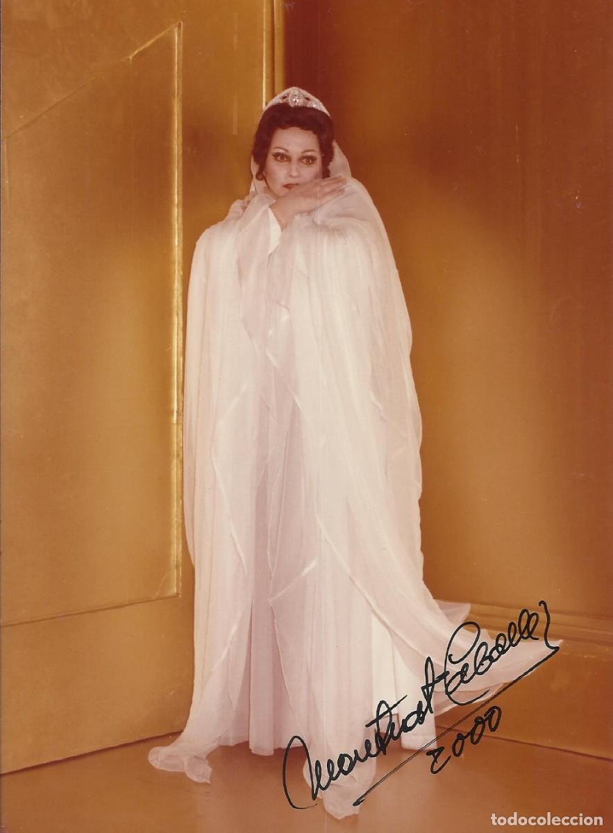 Aut&oacute;grafos antiguos de cantantes y m&uacute;sicos: Montserrat Caball&eacute;. Fotograf&iacute;a firmada. 2000. Diva. &Oacute;pera. Cantante. 17,5x12,5 cm.
