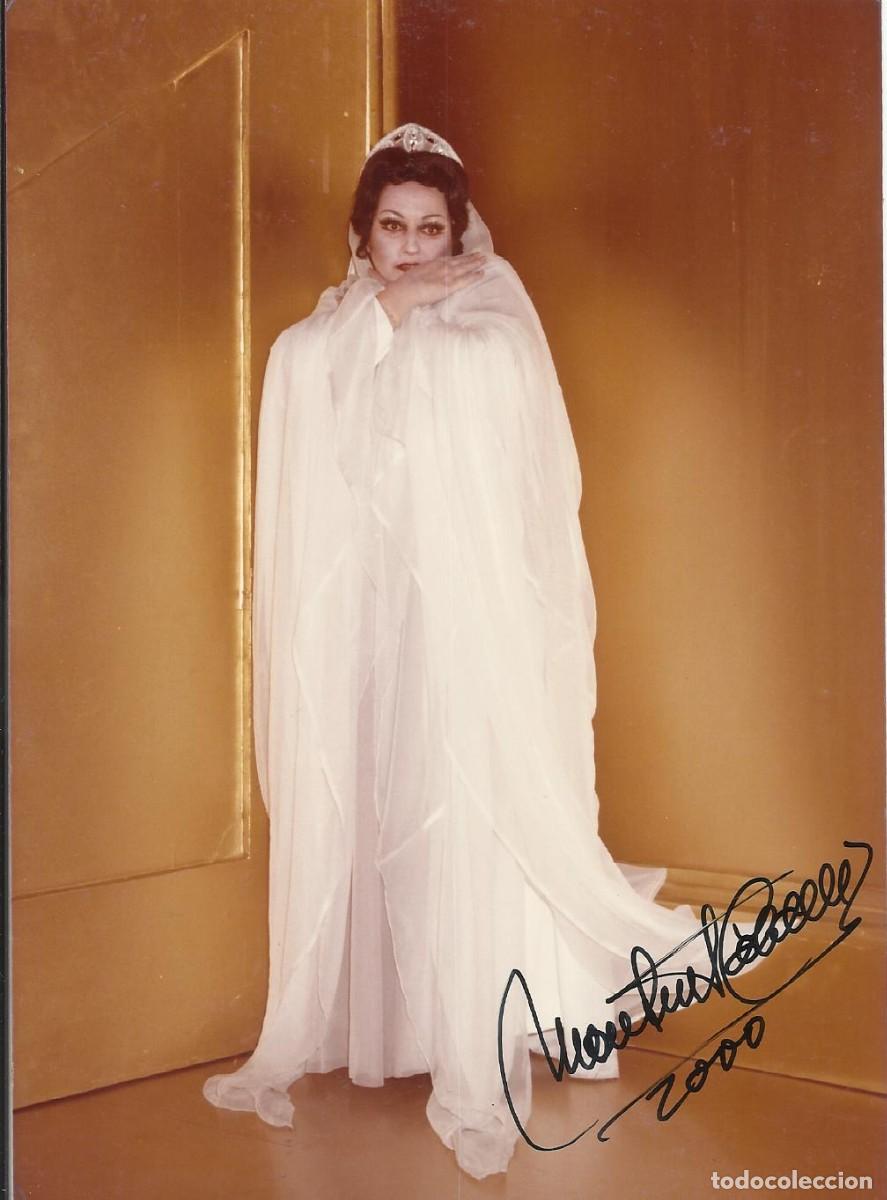 Aut&oacute;grafos antiguos de cantantes y m&uacute;sicos: Montserrat Caball&eacute;. Fotograf&iacute;a firmada. 2000. Diva. &Oacute;pera. Cantante. 17,5x12,5 cm.