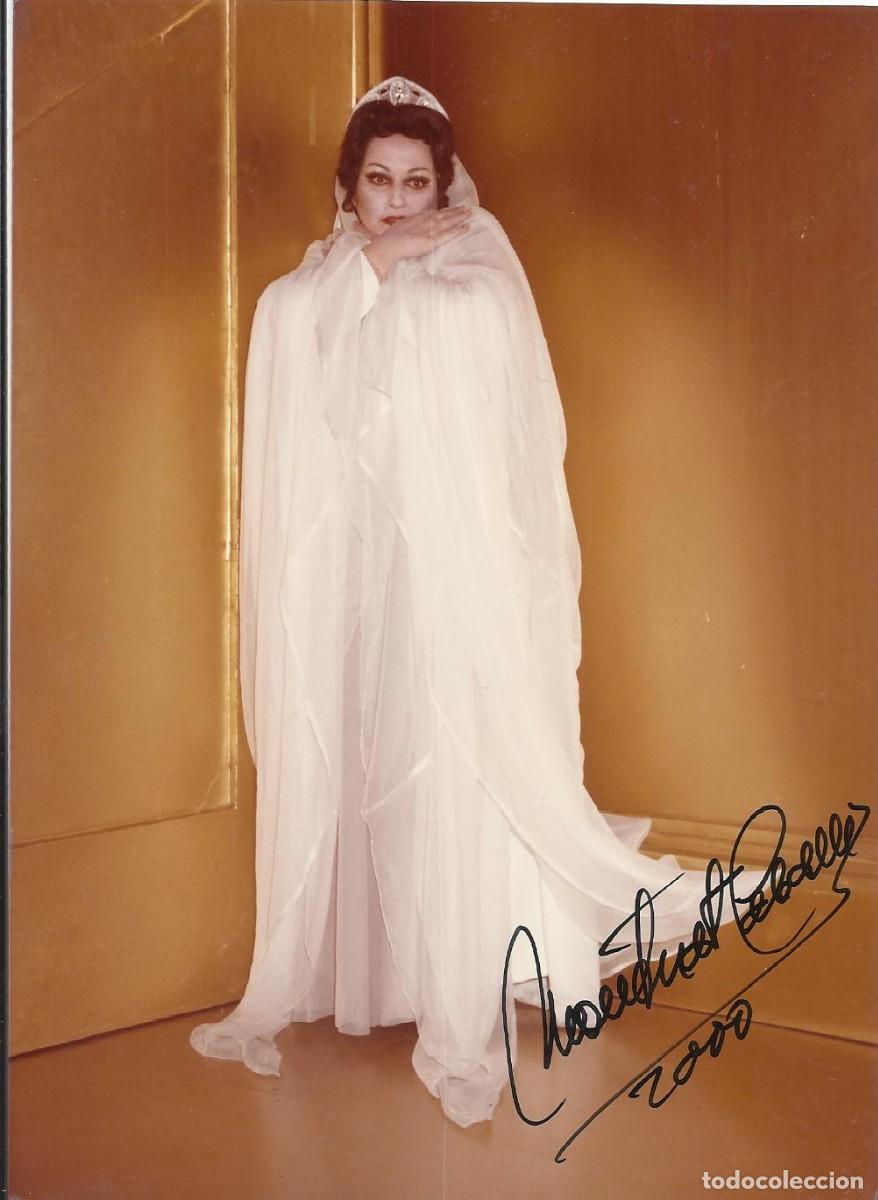 Aut&oacute;grafos antiguos de cantantes y m&uacute;sicos: Montserrat Caball&eacute;. Fotograf&iacute;a firmada. 2000. Diva. &Oacute;pera. Cantante. 17,5x12,5 cm.