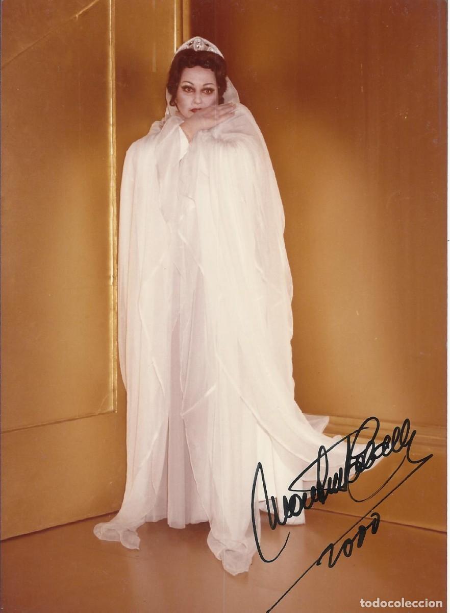 Aut&oacute;grafos antiguos de cantantes y m&uacute;sicos: Montserrat Caball&eacute;. Fotograf&iacute;a firmada. 2000. Diva. &Oacute;pera. Cantante. 17,5x12,5 cm.
