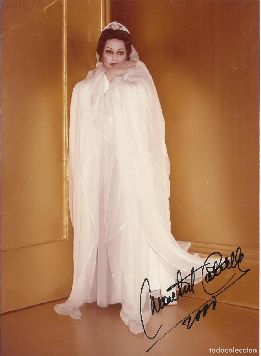 Aut&oacute;grafos antiguos de cantantes y m&uacute;sicos: Montserrat Caball&eacute;. Fotograf&iacute;a firmada. 2000. Diva. &Oacute;pera. Cantante. 17,5x12,5 cm.