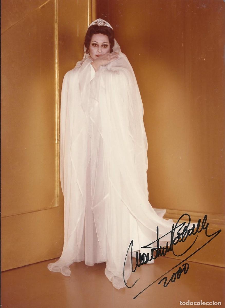 Aut&oacute;grafos antiguos de cantantes y m&uacute;sicos: Montserrat Caball&eacute;. Fotograf&iacute;a firmada. 2000. Diva. &Oacute;pera. Cantante. 17,5x12,5 cm.