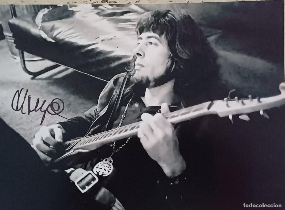 Aut&oacute;grafos antiguos de cantantes y m&uacute;sicos: FOTOGRAFIA CON AUT&Oacute;GRAFO ORIGINAL DEL CANTANTE Y GUITARRISTA DE BLUES BRITANICO, JOHN MAYALL ( 2017)