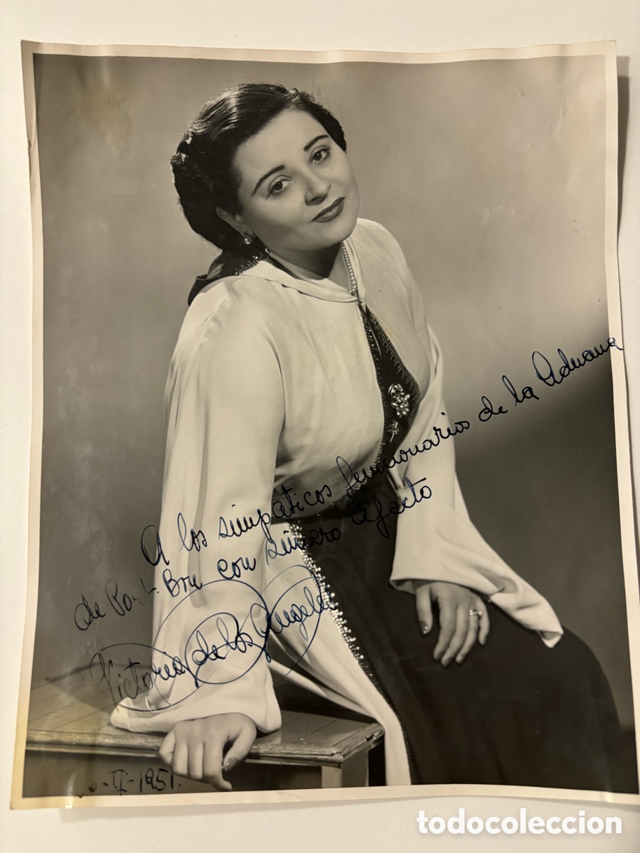 Autogramme von Musikern: Foto original con aut&oacute;grafo de la soprano victoria de los &Aacute;ngeles 1951