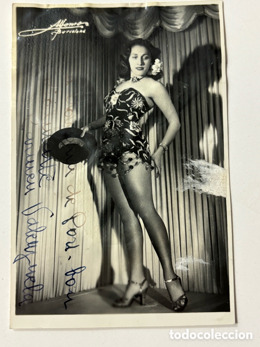 Aut&oacute;grafos antiguos de cantantes y m&uacute;sicos: Foto original con aut&oacute;grafo de la vedette Carmen Valenzuela foto Alfonso Barcelona