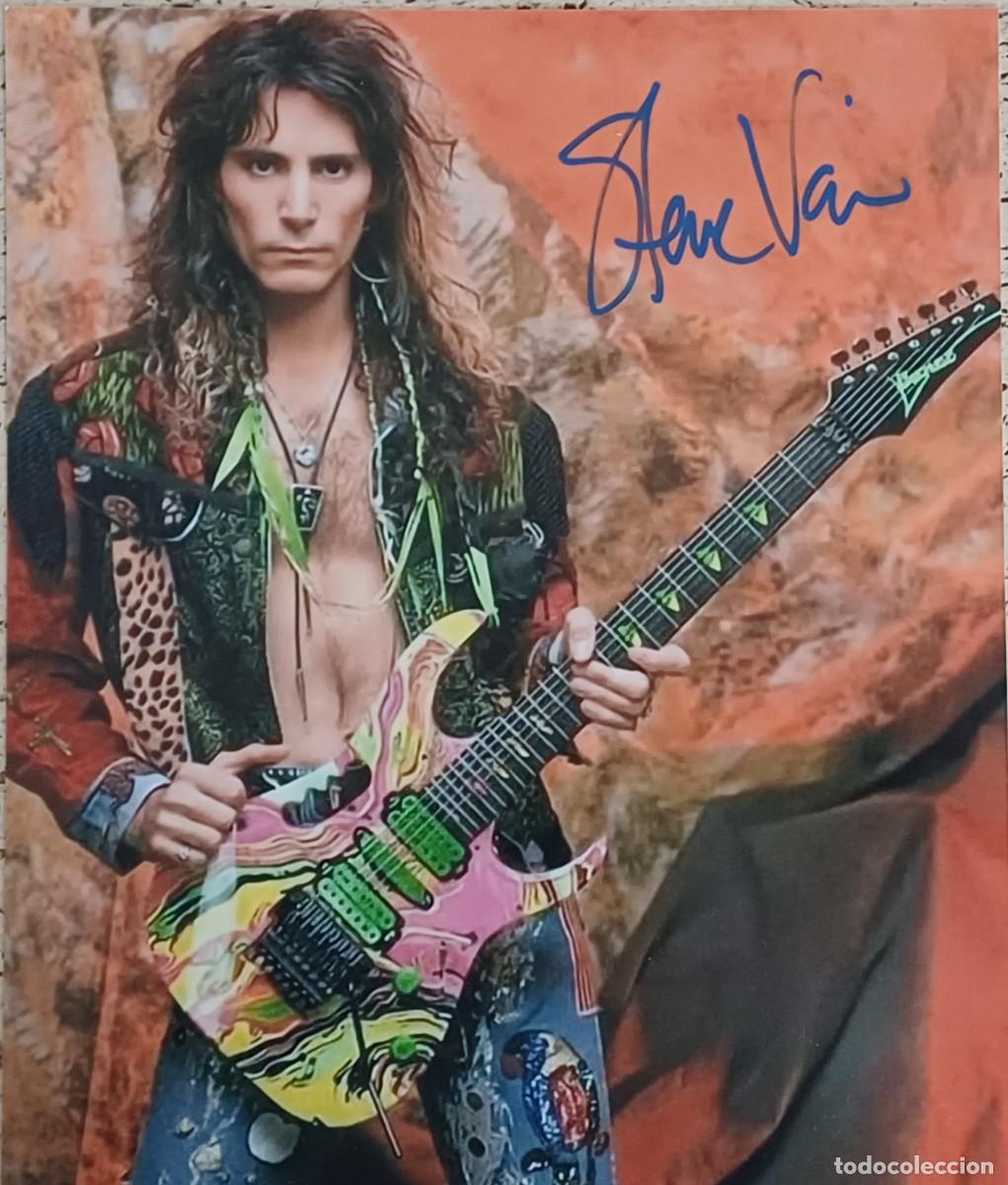Aut&oacute;grafos antiguos de cantantes y m&uacute;sicos: FOTOGRAFIA CON AUT&Oacute;GRAFO ORIGINAL DEL GRAN GUITARRISTA NORTEAMERICANO, STEVE VAI ( A&Ntilde;O 2026 )